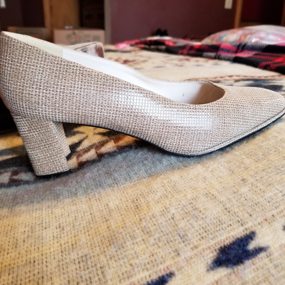 Heels - Picture 2 of 5